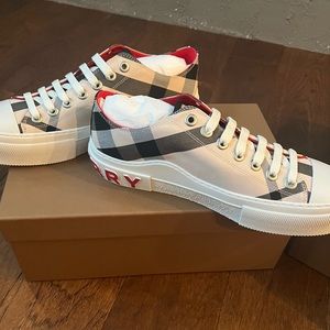 Burberry sneakers